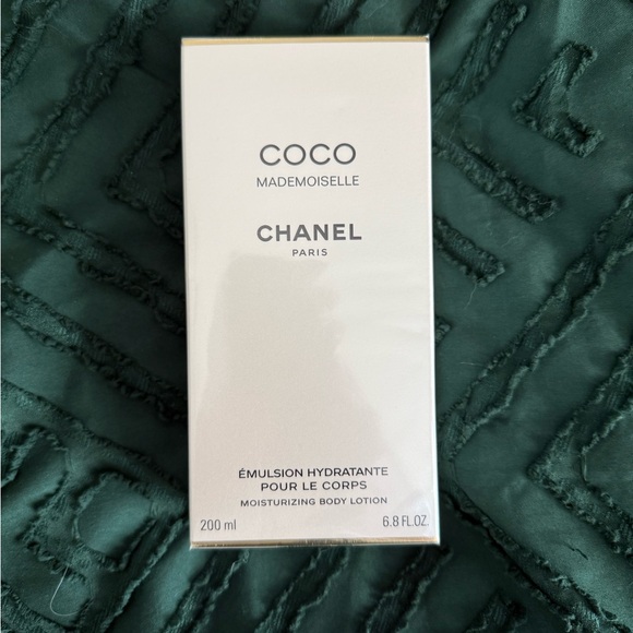 Chanel Coco Mademoiselle Moisturizing Body Lotion - Picture 1 of 4